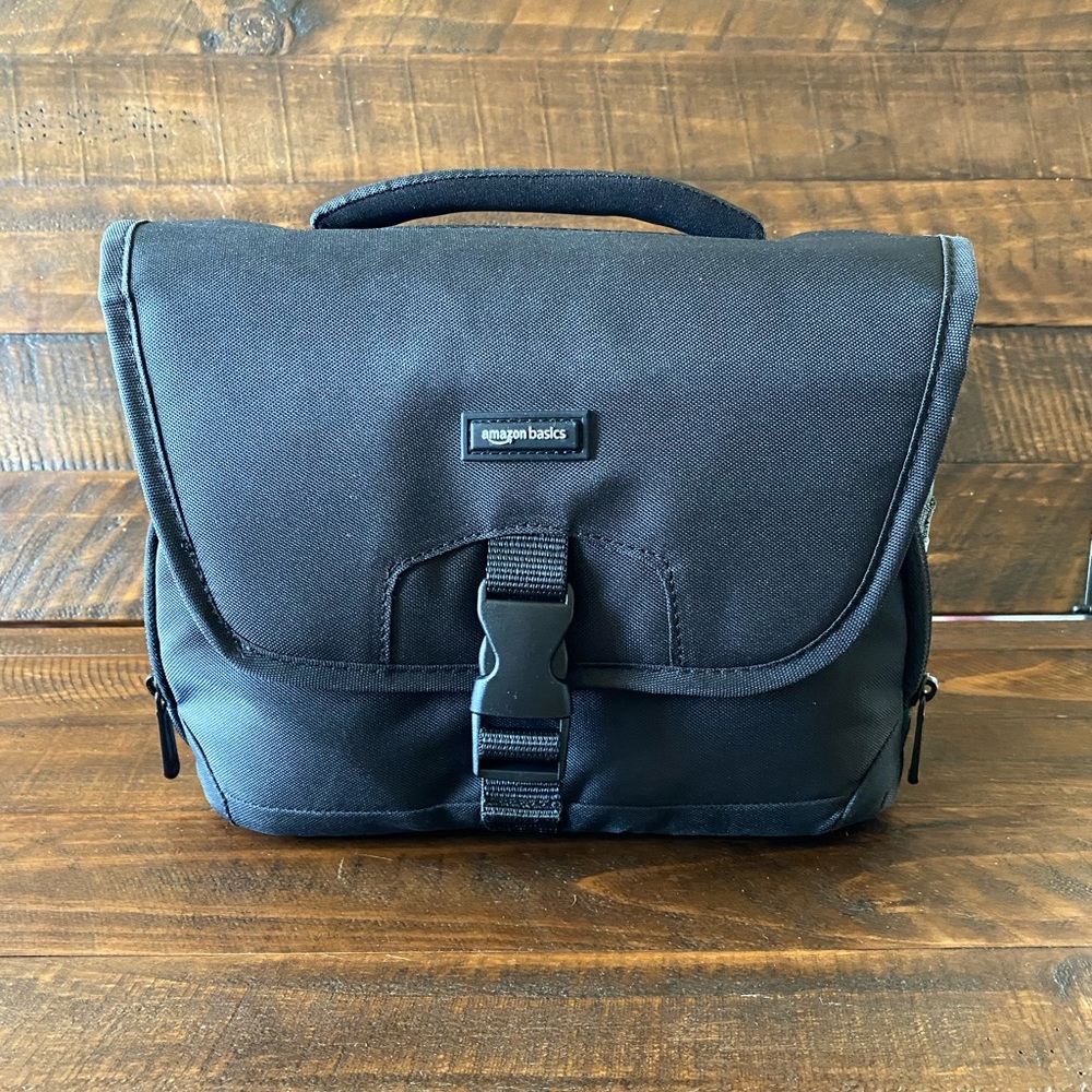New in Box Amazon Basics DSLR Camera Gadget Bag, Black